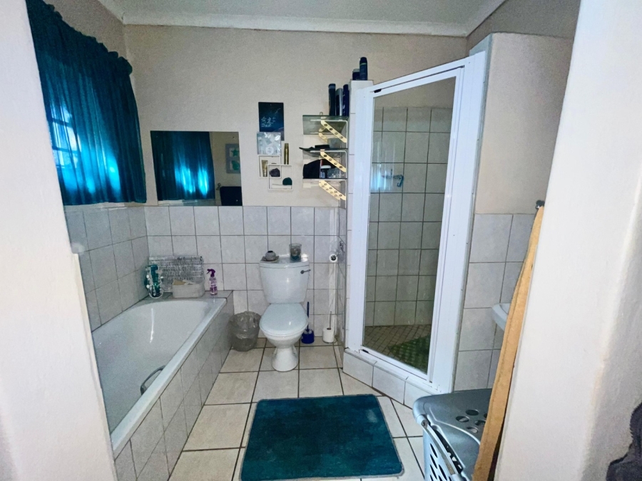 3 Bedroom Property for Sale in Safari Gardens North West